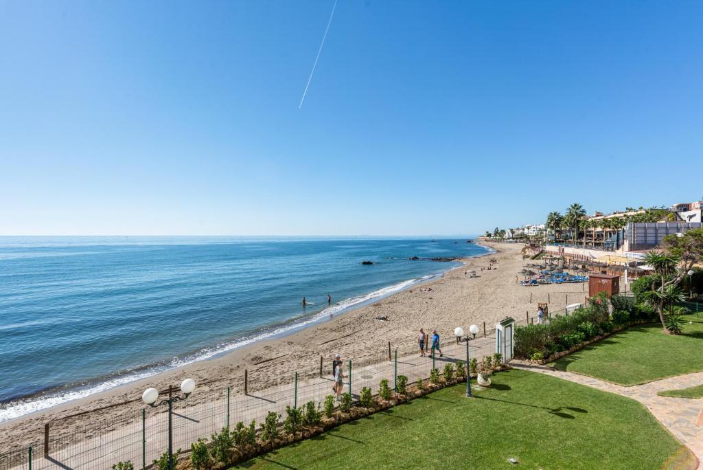 Oceanfront Mijas Apartment Exterior photo
