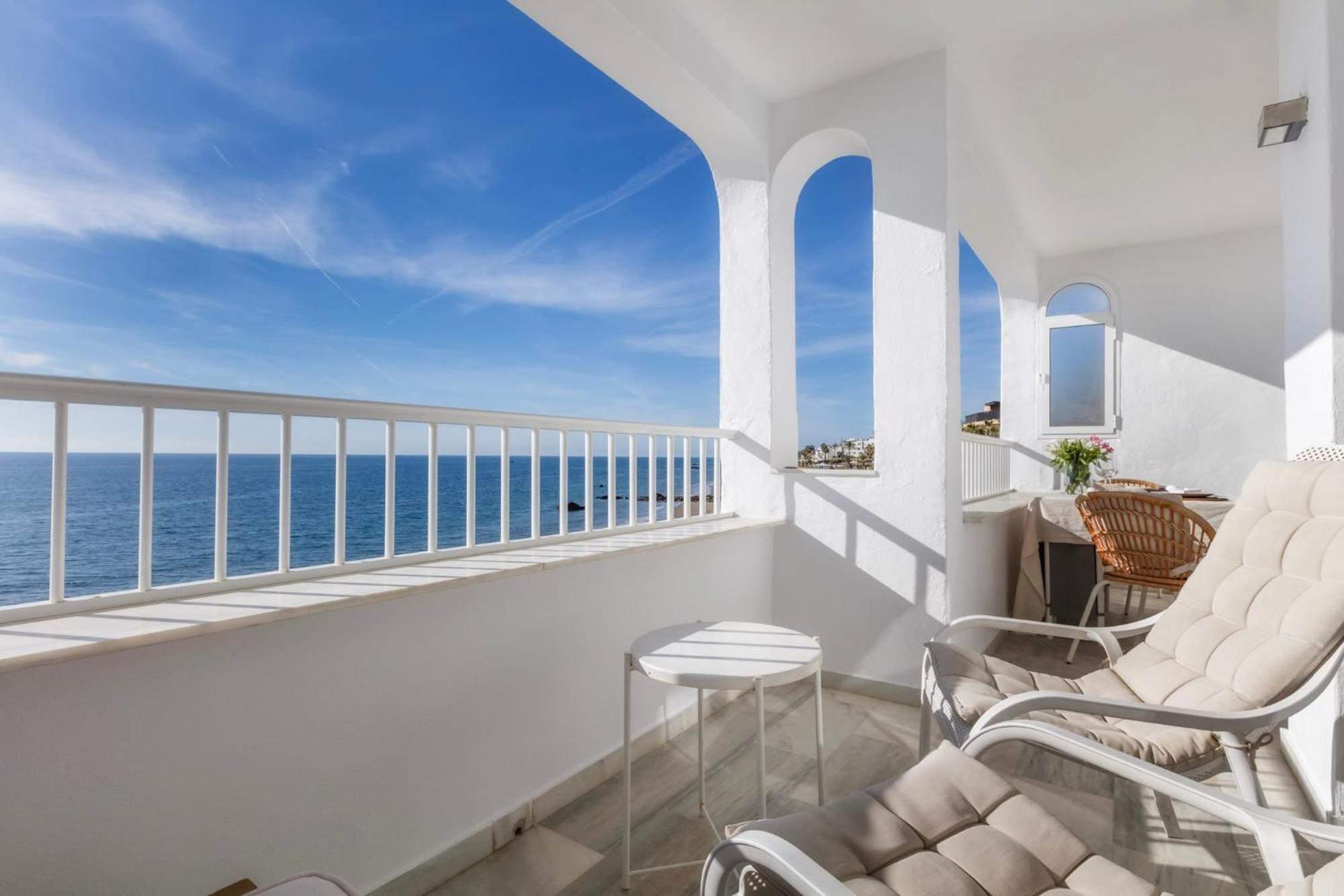 Oceanfront Mijas Apartment Exterior photo