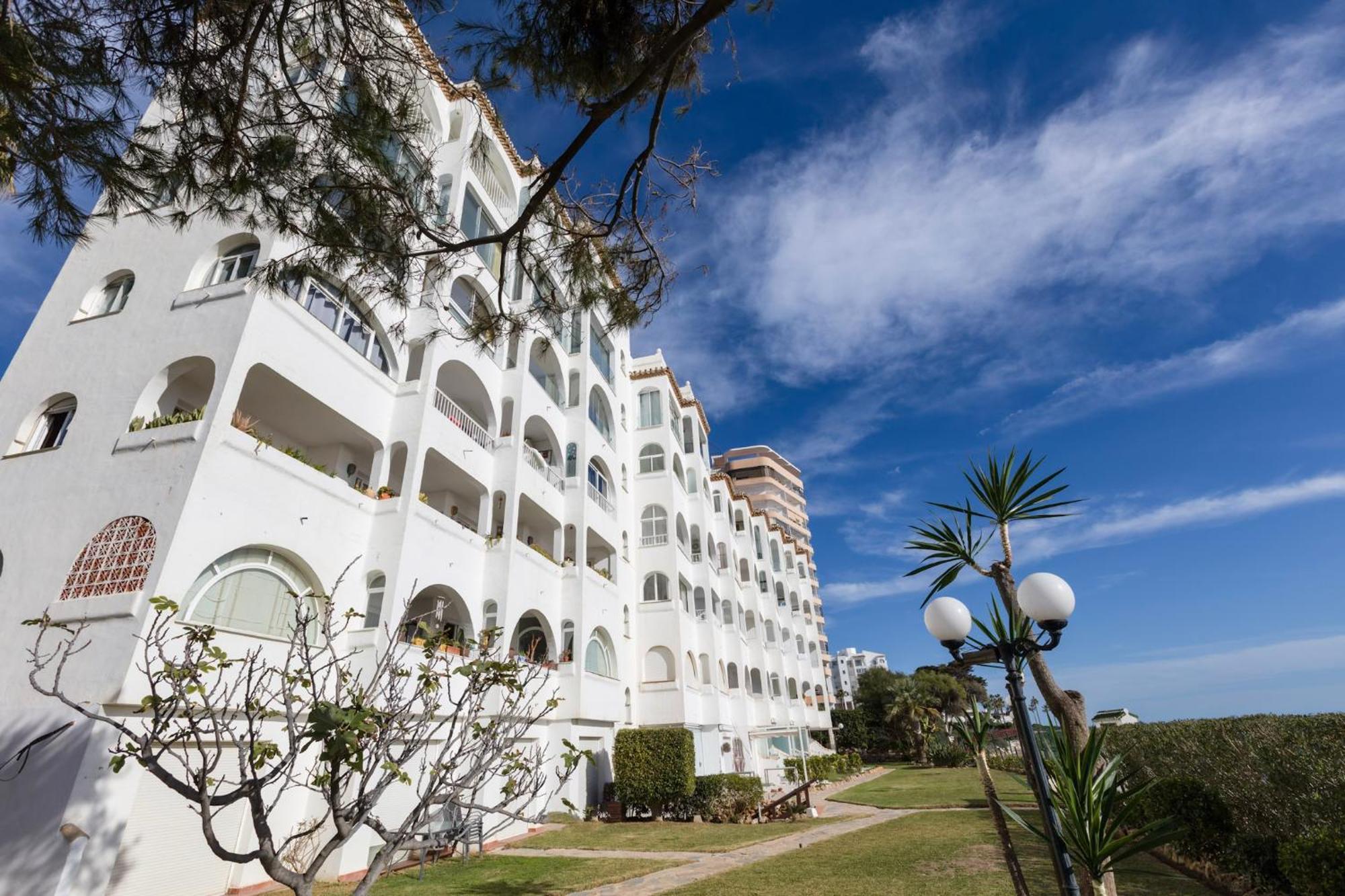Oceanfront Mijas Apartment Exterior photo